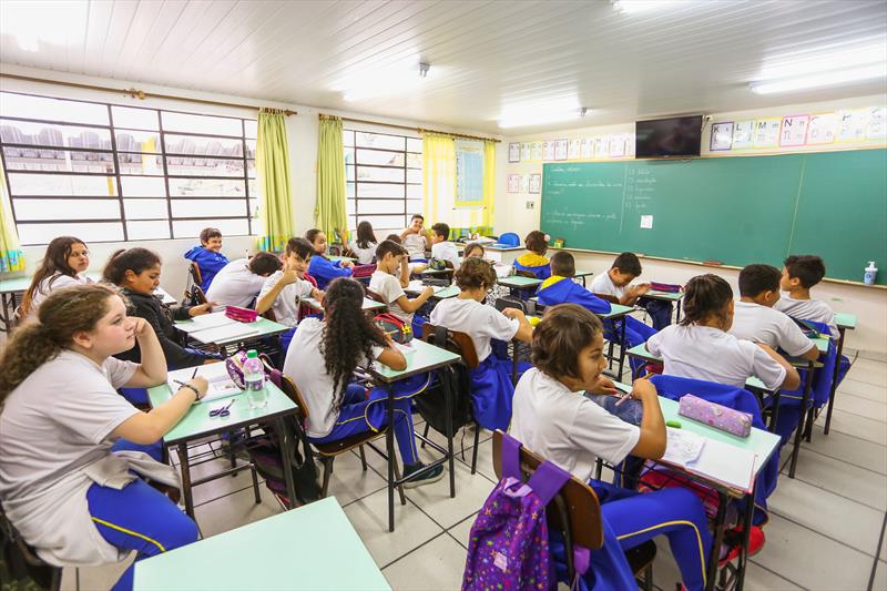 Garantia de vagas na rede de ensino é uma obrigação do Estado e do Município, mas diante da recusa da matricula escolar como pais devem agir. Foto: Daniel Castellano / SMCS