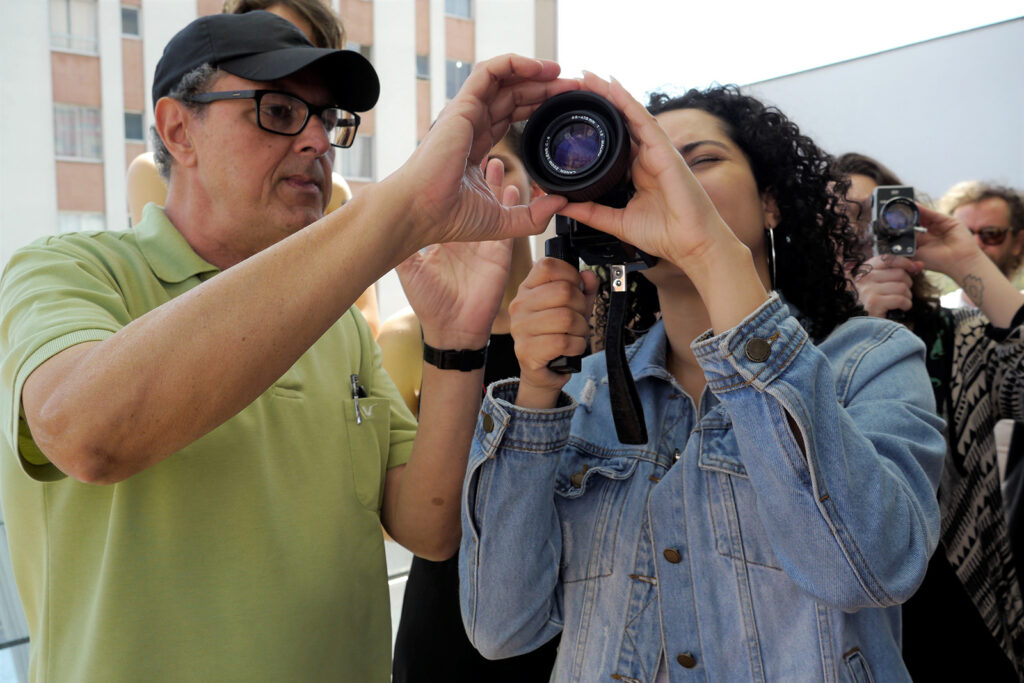 A oficina Tomada Única, do Curta 8 – Festival Internacional de Cinema Super 8 de Curitiba, tem 20 vagas no total. (Foto: Divulgação/Curta 8.)