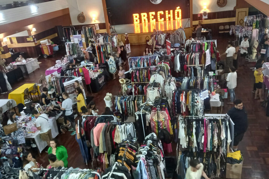 A entrada para o Encontro de Brechós Universo é solidária e o evento é pet friendly. (Foto: Divulgação/Encontro de Brechós Universo).