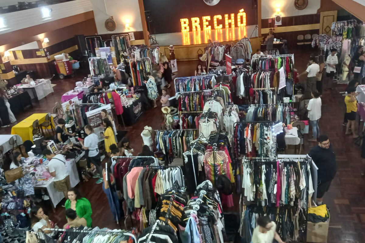 A entrada para o Encontro de Brechós Universo é solidária e o evento é pet friendly. (Foto: Divulgação/Encontro de Brechós Universo).