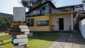 Oficina “Entre o Narrativo e o Dramático – Laboratório de Escrita Criativa” inicia em abril na Casa da Leitura Manoel Carlos Karam. (Foto de: Valdecir Galor/SMCS)