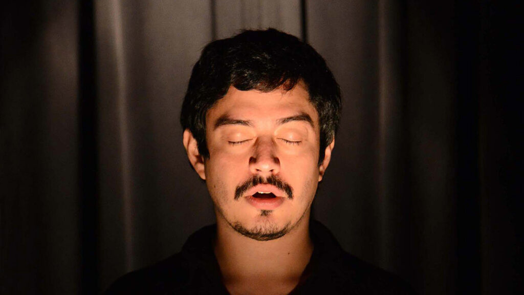 "Odisseia - Canto XIII", espetáculo da companhia Ilíadahomero encenado por Pedro Inoue, está em cartaz no Festival de Curitiba. (Foto: Gilson Camargo/Ilíadahomero)