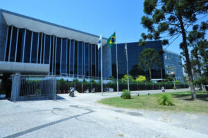 Curitibanos aprovam o governo municipal e estadual, mas reprovam governo federal. Foto: divulgação/Alep
