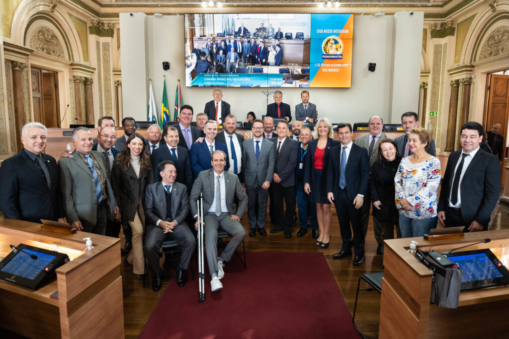Em Curitiba, União foi partido que mais perdeu filiados na última década