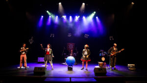 Orquestra Modesta, no espetáculo-show "Canções Para Pequenos Ouvidos". (Foto de: Amanda Areias/Divulgação)