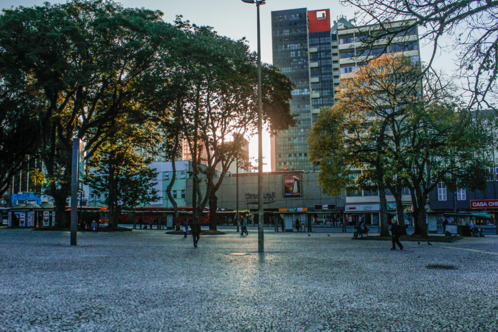 Praça Rui Barbosa é um dos locais que deve oferecer água e banheiros gratuitos | Foto: Tami Taketani/Plural.