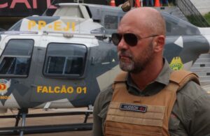 secretário de segurança dando entrevista