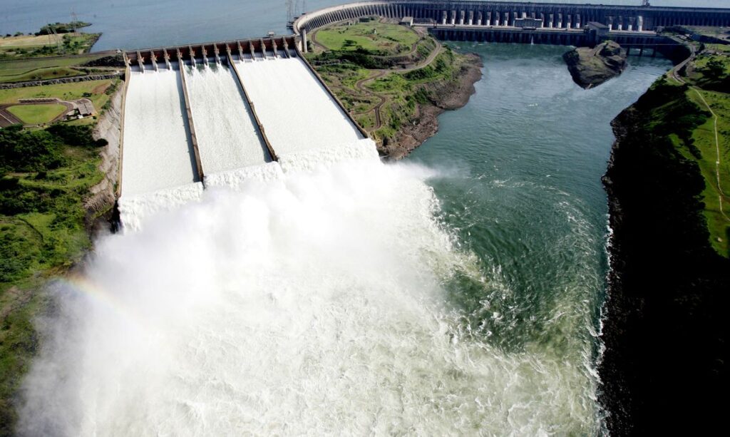 vertedouro Itaipu