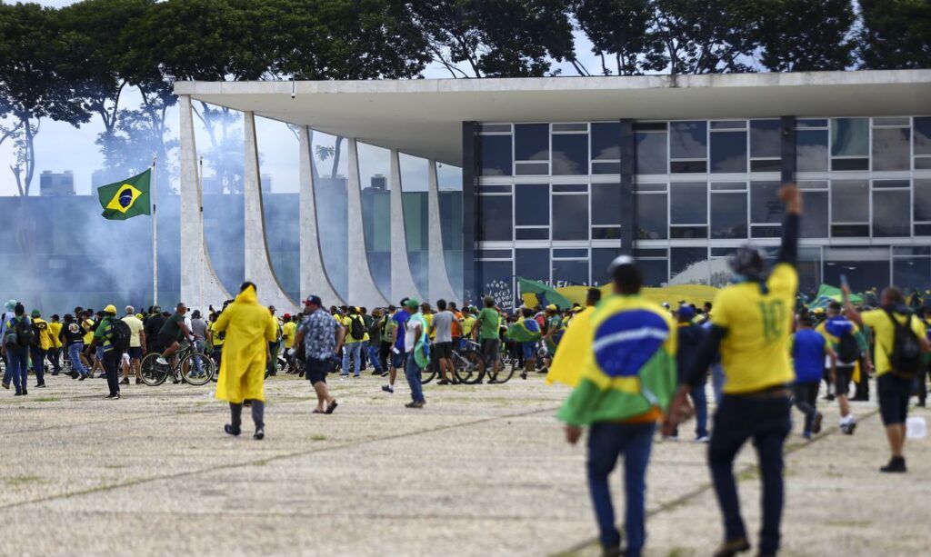 Quase um ano depois da tentativa de golpe em Brasília, 66 permanecem presos