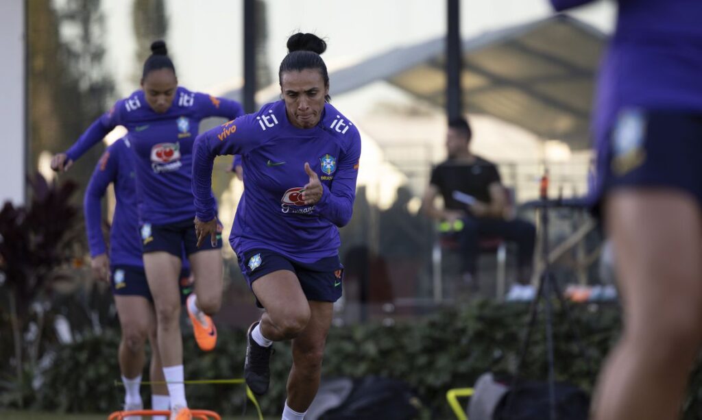 Marta treina na Austrália