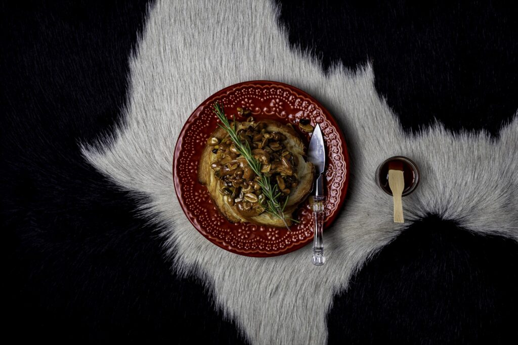 No Miuq, o destaque é o menu degustação em 10 etapas, servido exclusivamente no balcão. (Foto: Nakayana/Divulgação)