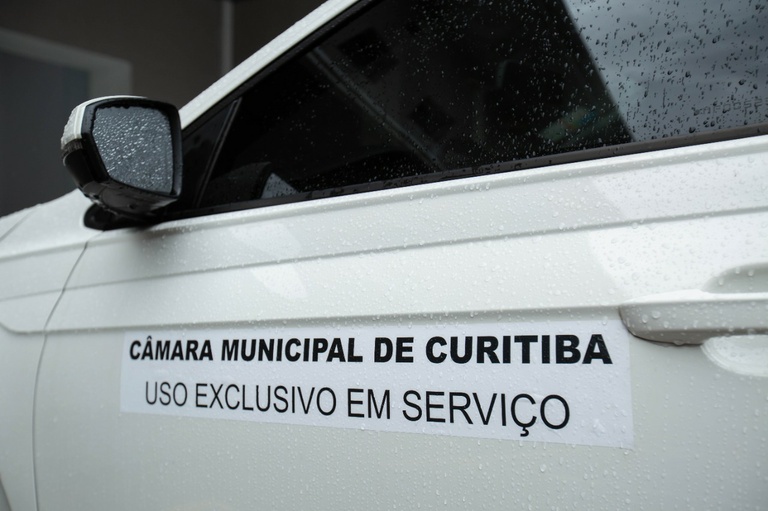 Em dois anos, vereadores de Curitiba receberam quase R$ 9 mil de multas de trânsito