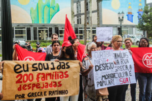 manifestantes na prefeitura