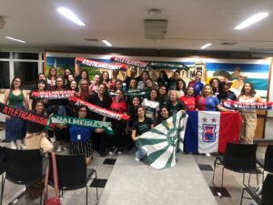 torcedoras na câmara de Curitiba