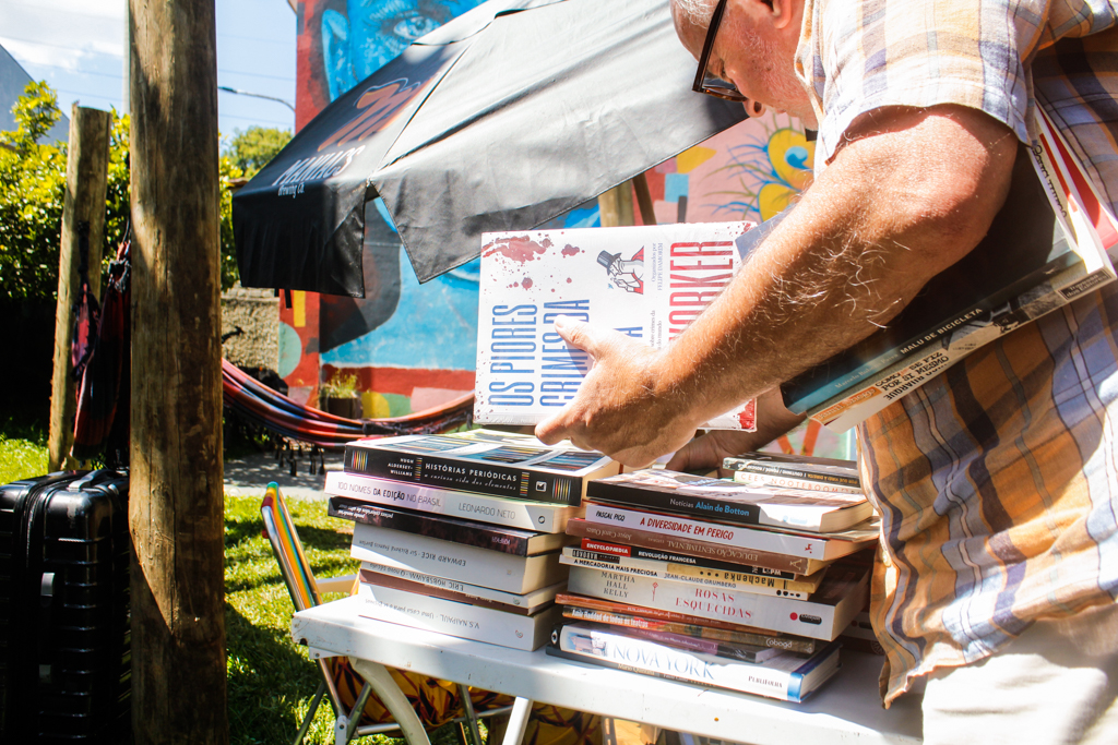 Troca de Livros e Ideias com o Plural reúne dezenas de leitores