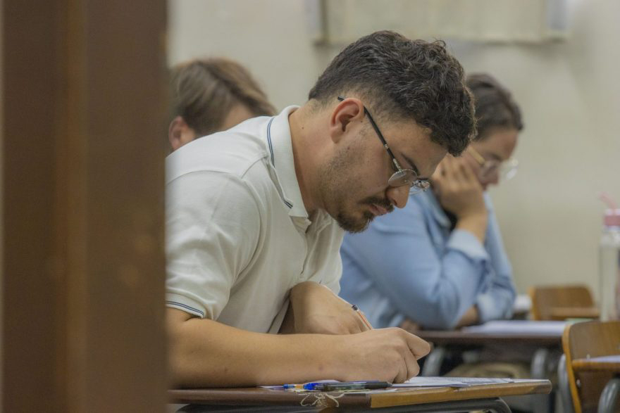 Universidades estaduais têm 44 vagas para contratação de agentes universitários e professores